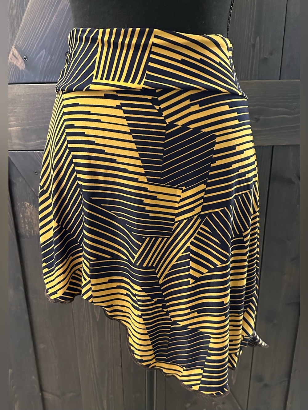 Autumn Teneyl Asymmetrical Black & Mustard  Skirt - Size S